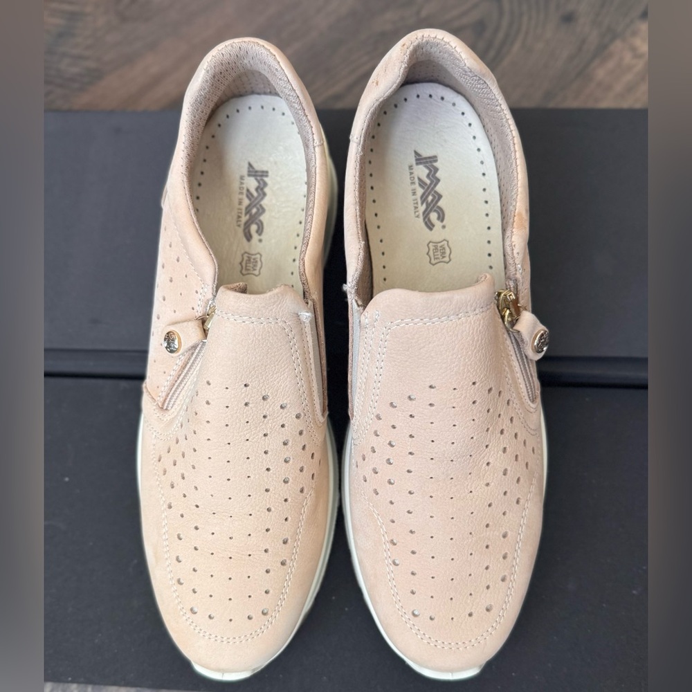 IMAC Made in Italy Women's Tan Slip-On Sneakers (Vera Pelle) Size 40 US 9